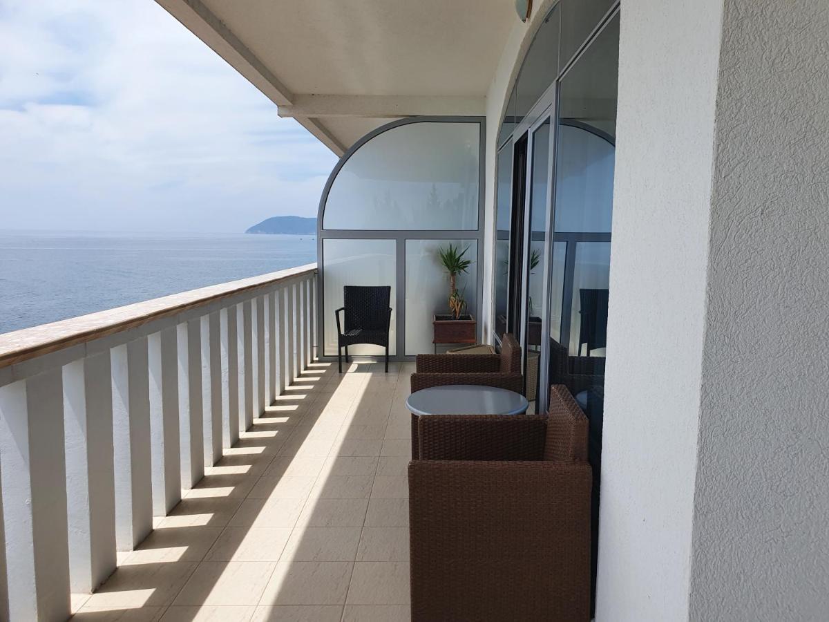 Sunset View Apartments Bar Exterior foto